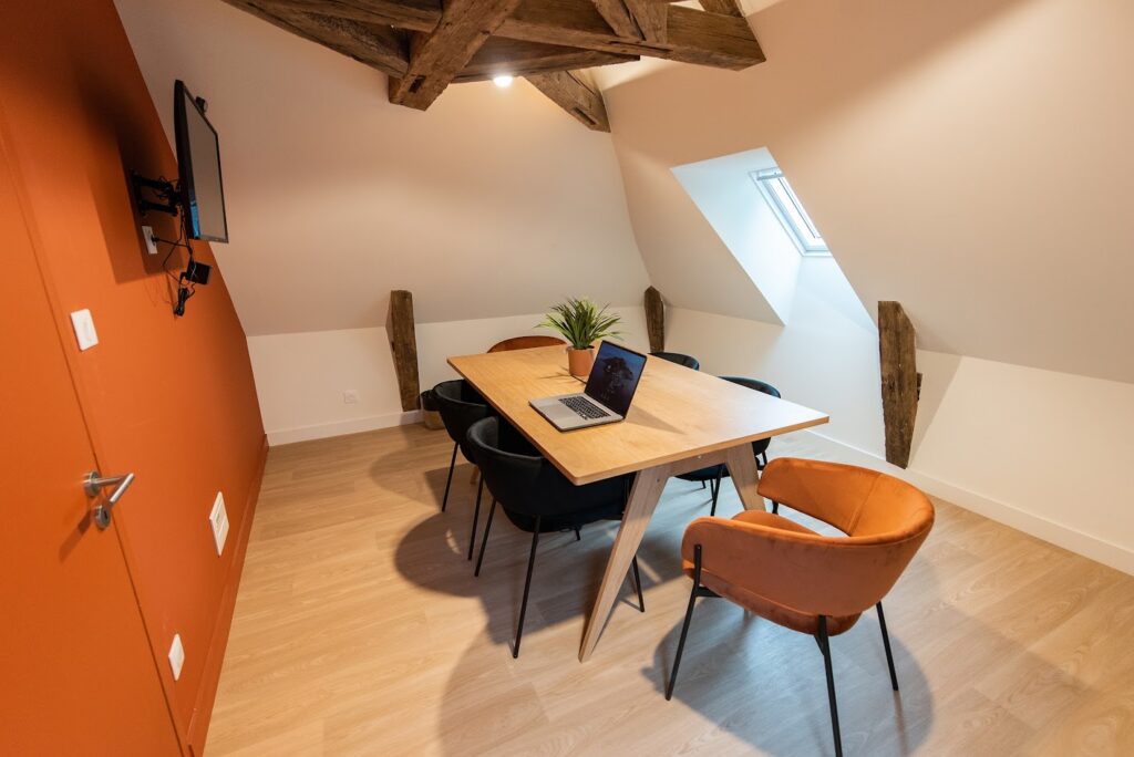 pourquoi-choisir-espace-de-coworking-quand-independant-01.jpg